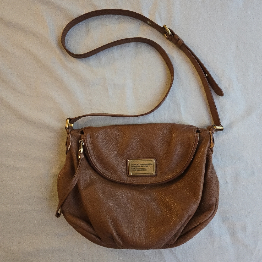 Marc by Marc Jacobs Classic Q Natasha Crossbody Brown Leather Gold Hardware